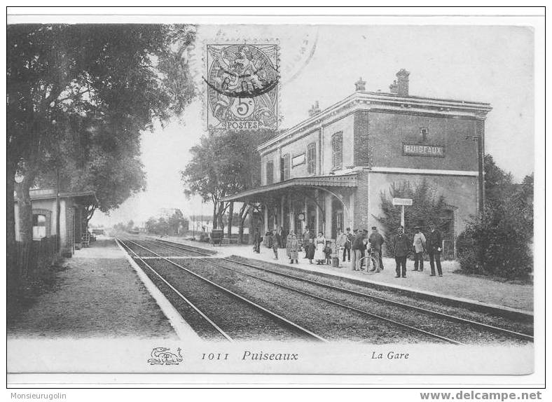 45 ) PUISEAUX , La Gare 1011, Vue Intérieure Animée - Puiseaux