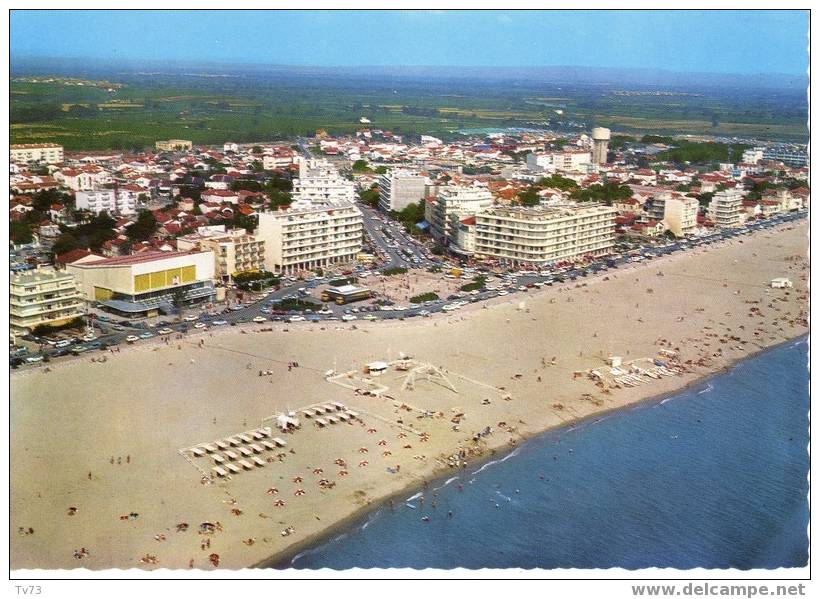 Cpb 489 - CANET - PLAGE - Vue Générale, La Place, Le Front De Mer (66 - Pyrénées Orientales) - Canet Plage