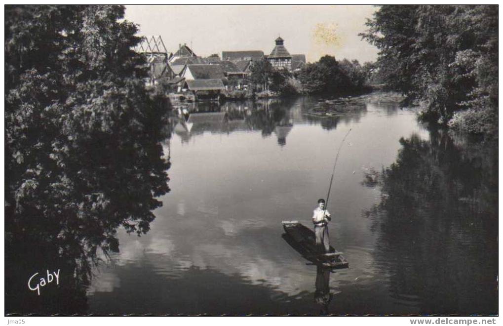 Belle Carte Animée De Benfeld - Les Bords De L'ILL - Pêcheur à Barque Plate (04) - Benfeld