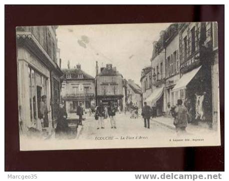 14635 écouché La Place D'armes édit.lejeune Animée Magasin Belle Carte ,2 Gendarmes - Ecouche