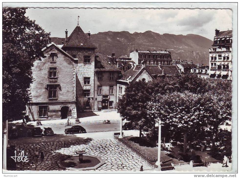 SUPERBE CPSM...DE...AIX-LES-BAINS...VUE PLONGEANTE SUR LA MAIRIE...LA PLACE MAURICE MOLLARD... - Aix Les Bains