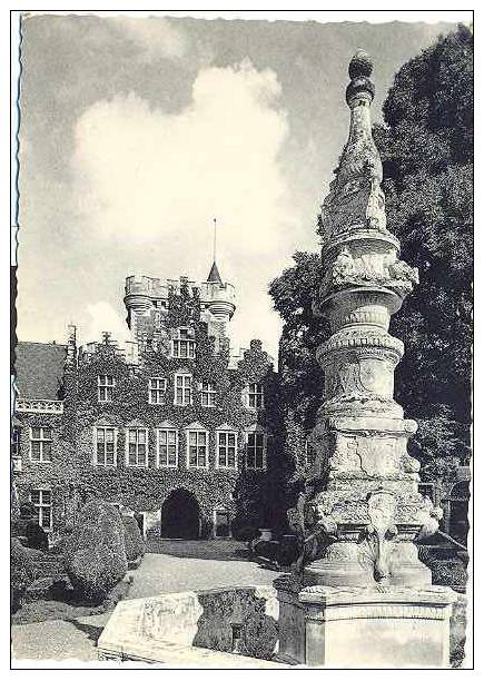 Kasteel, Château Gaasbeek, Vestingtoren En Fontein, Donjon Et Fonteine - Lennik