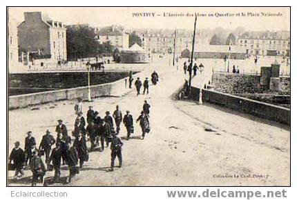 Pontivy   56      Arrivée Des Bleus.  Militaires..Recrues - Pontivy