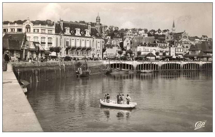 TROUVILLE 14 - Reine Des Plages - Le BAC - Trouville