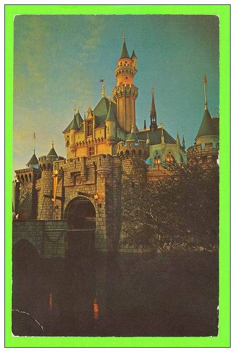 DISNEY - SLEEPING BEAUTY CASTLE - FANTASYLAND - CARD TRAVEL IN 1972 - - Disneyland