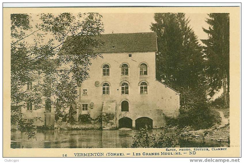 89_6 Vermenton Les Grands Moulins - Vermenton