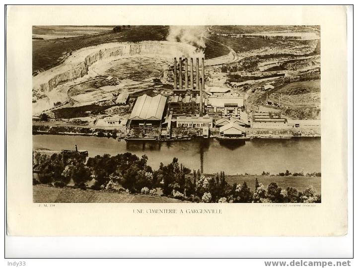 - UNE CIMENTERIE A GARGENVILLE  . REPRO DE PHOTO DES ANNEES 1935 - Andere & Zonder Classificatie