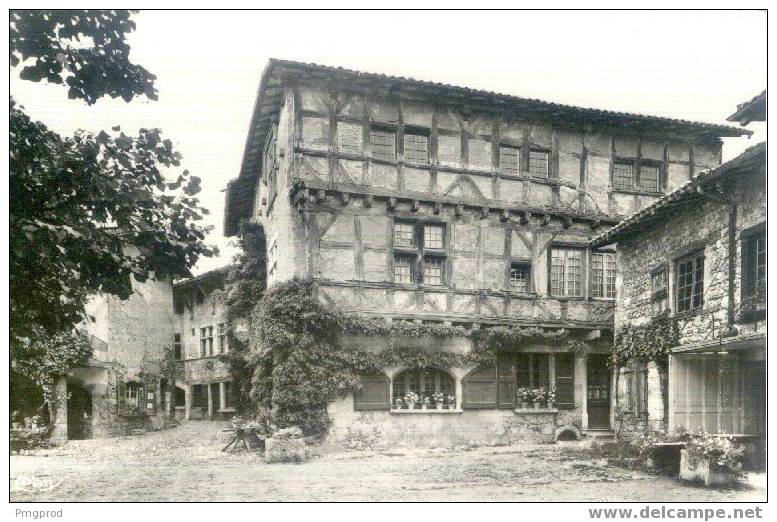 01 - PEROUGES - Hostellerie (MH XIIIe S.) - Rue Du Prince - N°61 - Pérouges