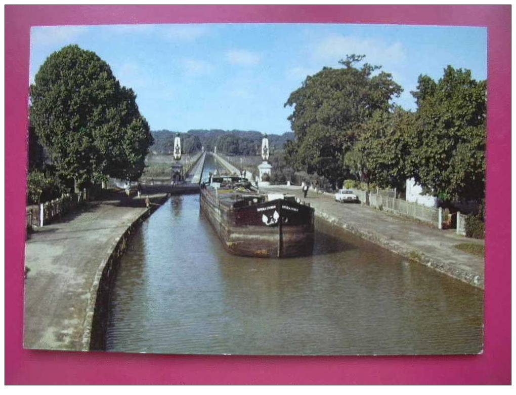 45 BRIARE PONT CANAL PENICHE 2 CP - Briare