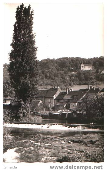 CARTE POSTALE D ARBOIS - BARRAGE SUR LA CUISANCE - SUR LA COLLINE CHAPELLE DE L ERMITAGE - Arbois