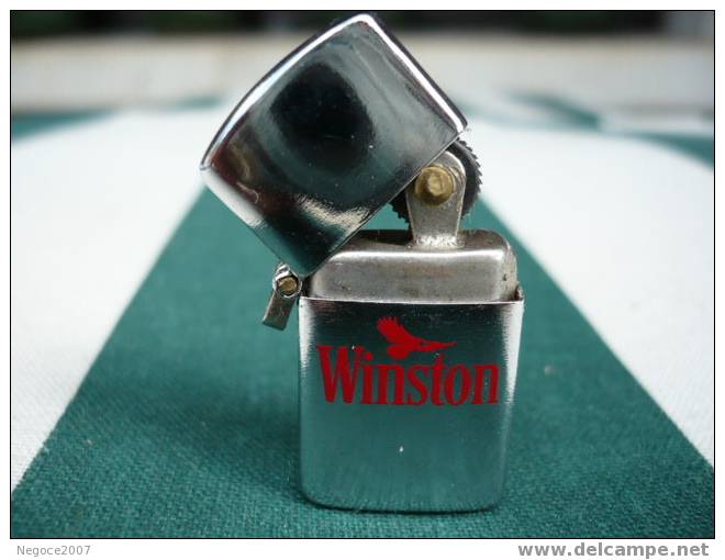 RARE !!!!!!! Mini Briquet Essence Neuf ( 3cms ) Pub Tabac Winston , Fonctionne - Autres & Non Classés