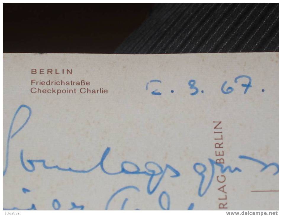 Carte Postale De 1967 Représentant Le Mur Au Niveau De "Check Point Charlie - Muro Di Berlino