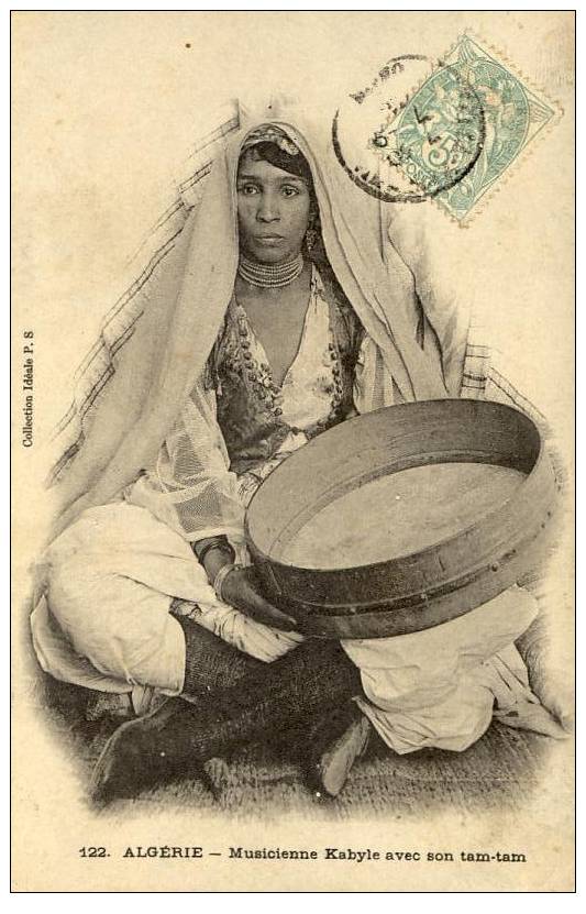 ALGERIE - Musicienne Kabyle Avec Son Tam-tam - Musique - Folklore - Plaatsen