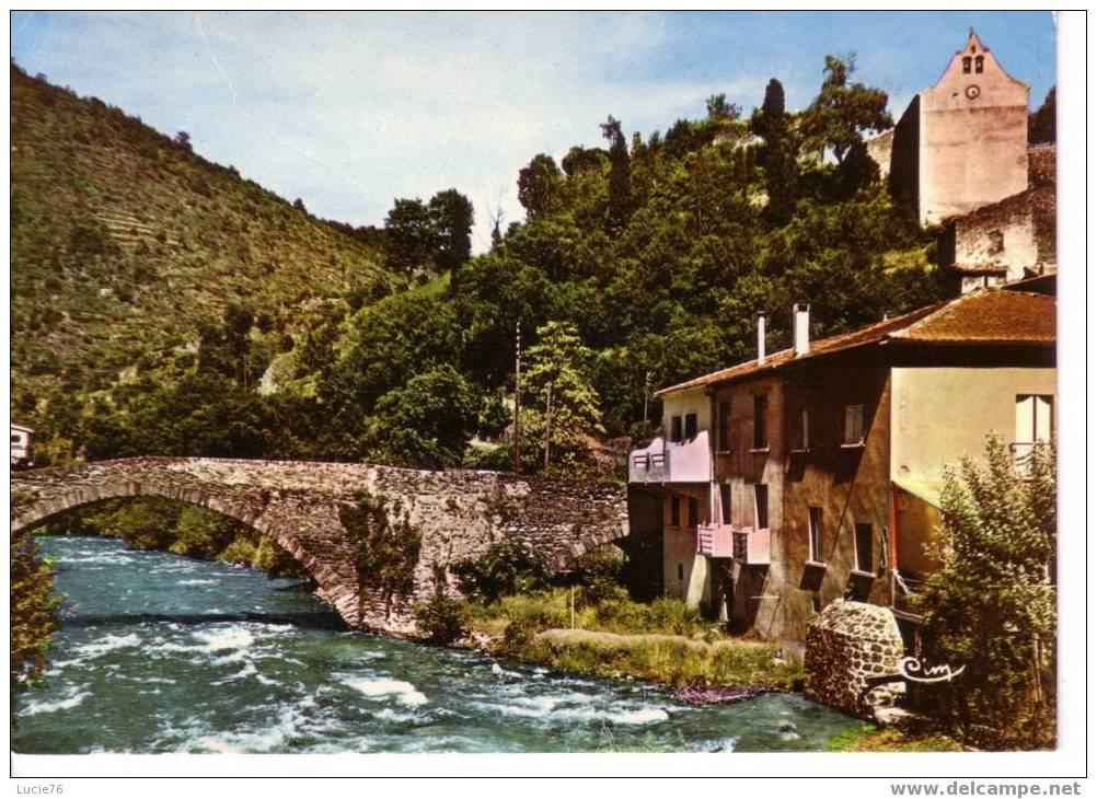 AXAT  -    L´église Et Le Vieux Pont Sur L´Aude - Axat