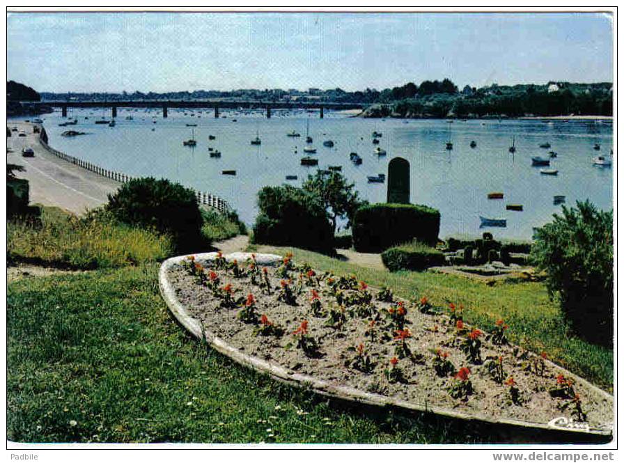 Carte Postale  35.  Saint-Briac  Le Port Du Béchet Au Fond Lancieux - Saint-Briac