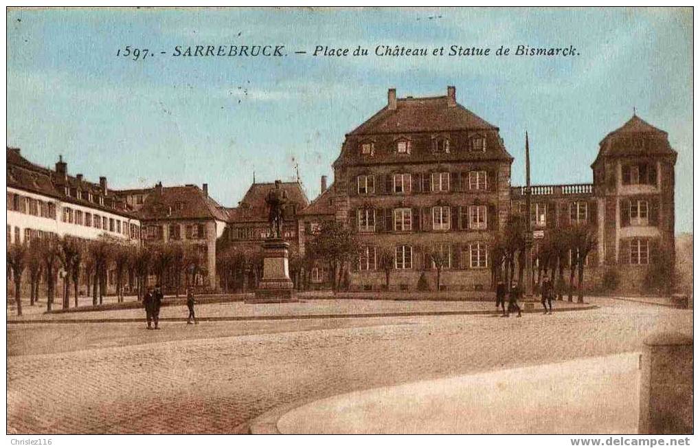 SARREBRUCK Place Du Château Et Statue Bismarck  Beau Plan Colorisé - Saarbruecken