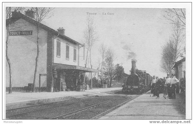 89 ) TOUCY, LA GARE, Ed Godefroy, Vue Intérieure ANIMME, Arrivée Du Train ** - Toucy