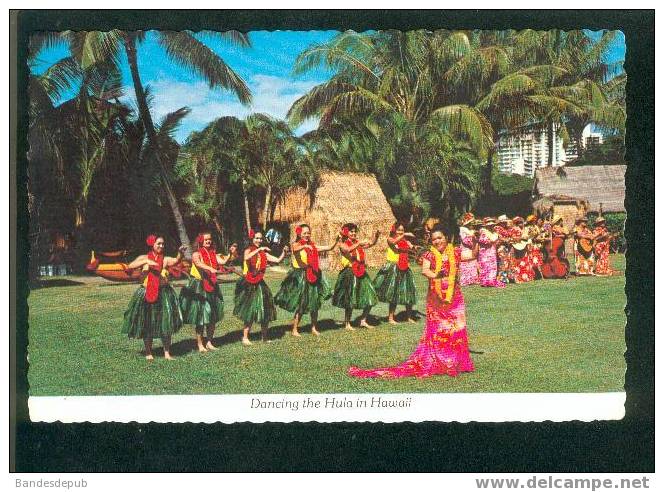 CPSM - Dancing The Hula In Hawaii ( Danse Hawaiienne Timbre Blanche Stuart Scott Pionnière Aviation ) - Oahu