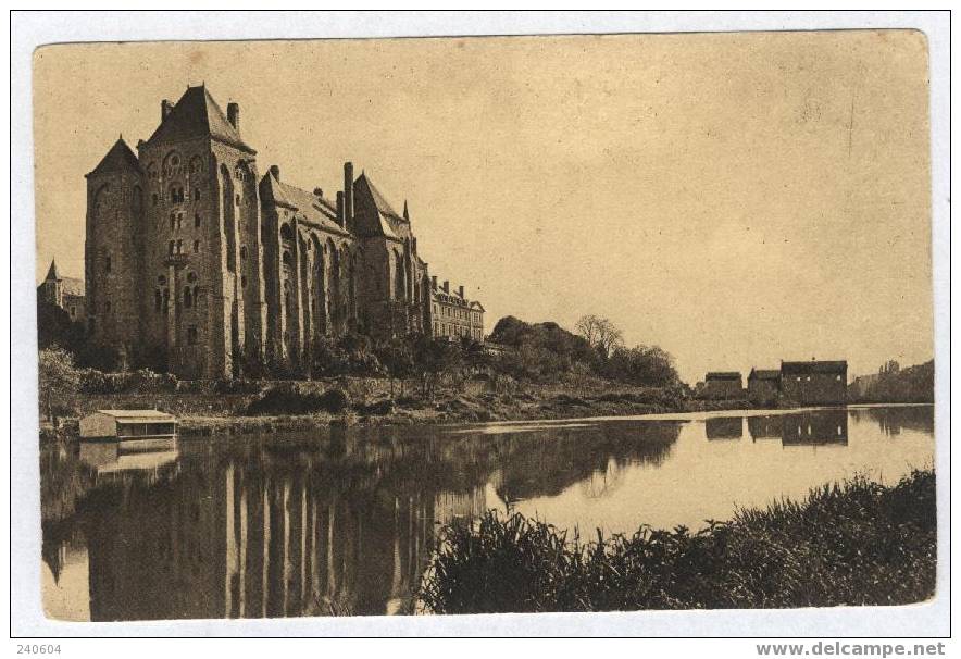 5  -  L'ABBAYE De Solesmes Vue De La Rive Droite De La Sarthe - Solesmes