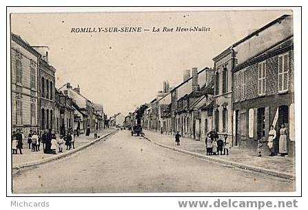 CPA 10 ROMILLY SUR SEINE - La Rue Henri Nullet - Romilly-sur-Seine