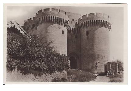 30 - VILLENEUVE Les AVIGNONS - Porte Fortifiée Du Fort St André - Semi Moderne Petit Format - Villeneuve-lès-Avignon