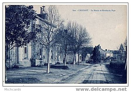 CPA 23 CROZANT - La Mairie Et Entree Du Pays - Crozant