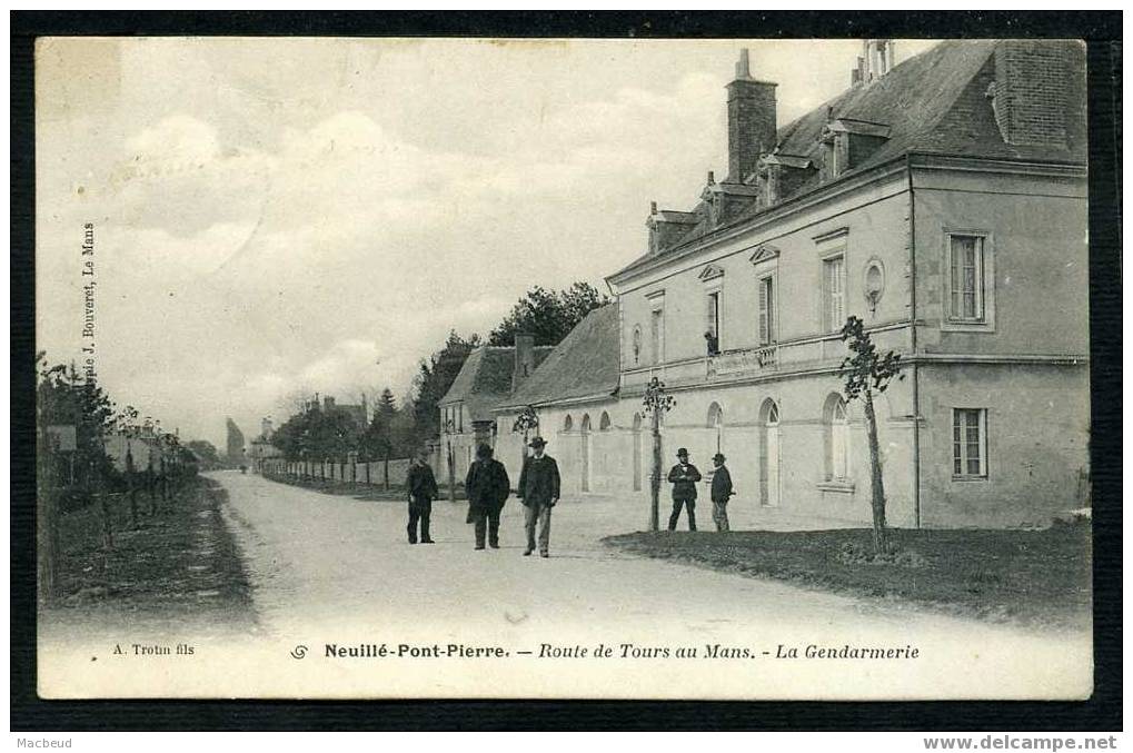 37 - NEUILLE PONT PIERRE - Route De Tours Au Mans - La Gendarmerie - ANIMÉE - Neuillé-Pont-Pierre