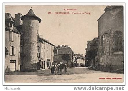 CPA 12 MONTBAZENS - Place De La Porte - Montbazens