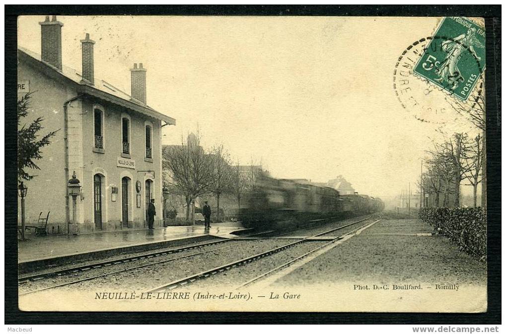 37 - NEUILLE LE LIERRE - La Gare - BELLE ANIMATION - Neuillé-Pont-Pierre