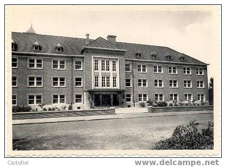 Deinze: St.  Vincentiuskliniek: Voorgevel - Deinze