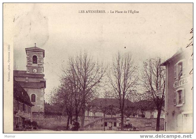 LES AVENIERES  La Place De L'Eglise - Les Avenières