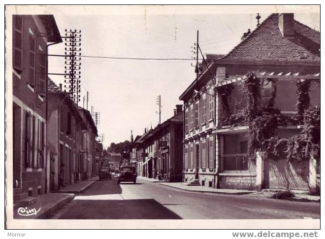 LES AVENIERES La Grande Rue - Les Avenières