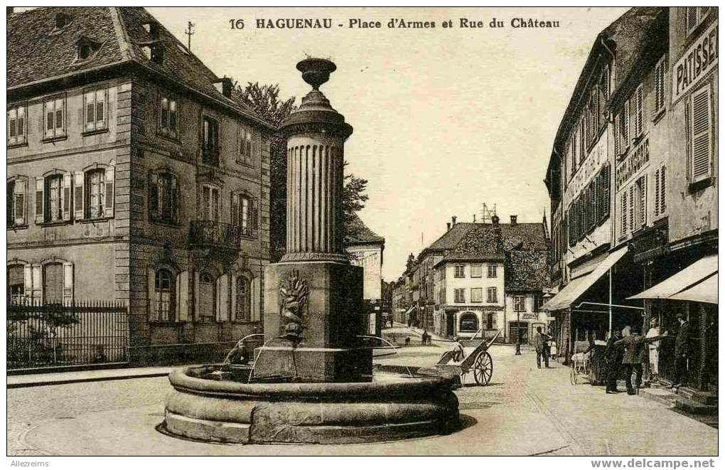 CPA 67 : HAGUENEAU  Rue Du Chateau Animée Avec Commerces  A VOIR - Haguenau