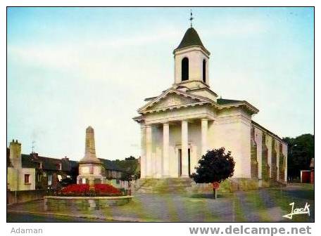 LA GACILLY.L église ( Et Monument Aux Morts ) - La Gacilly