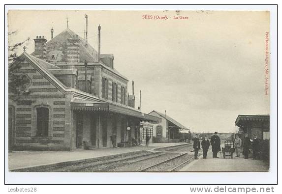 CPA 61.-SEES.-La Gare.-intérieur Animé - Sees