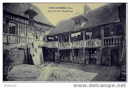 Cour De La Republique - Pont Audemer