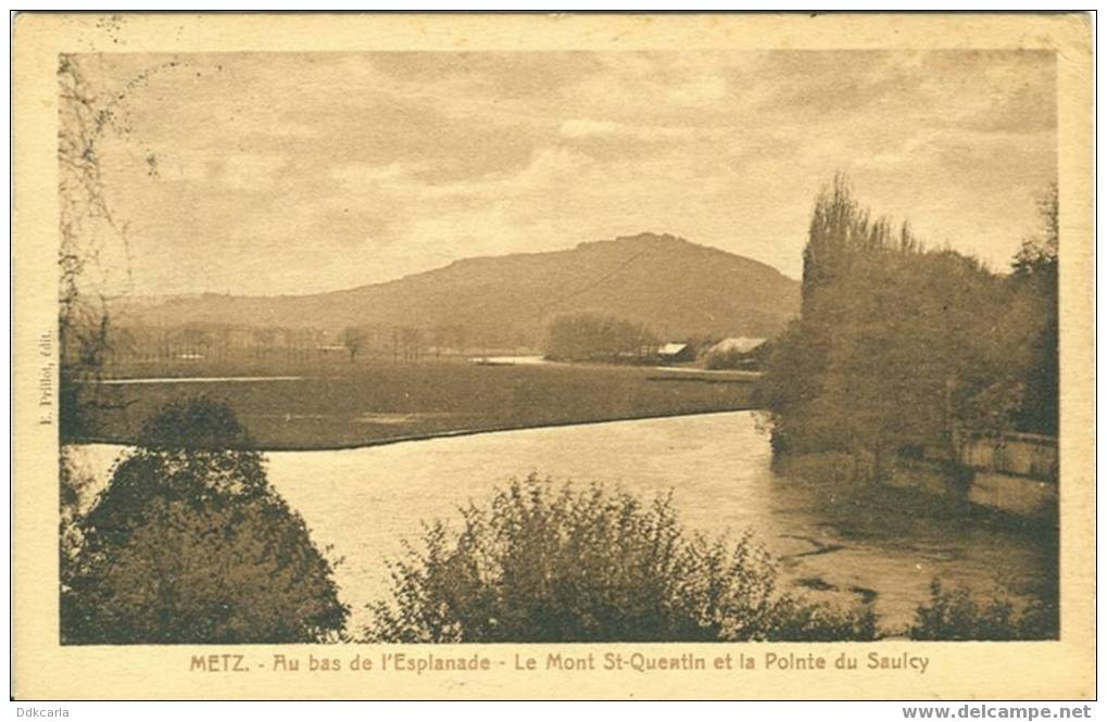 Metz - Au Bas De L'Esplanade - Le Mont St-Quentin Et La Pointe Du Saulcy - Metz Campagne