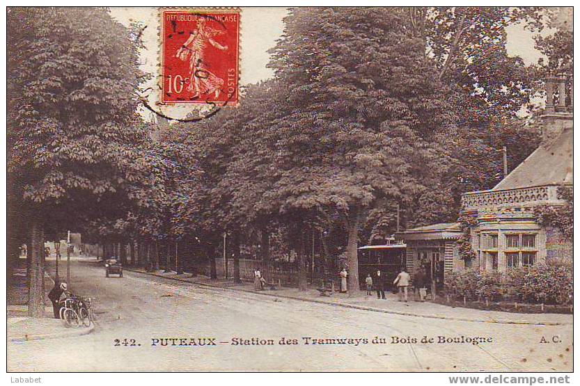 PUTEAUX . STATION DE TRAMWAY - Puteaux