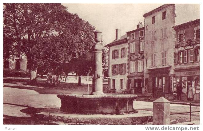 CUNLHAT Place Du Marché - Cunlhat