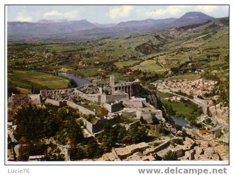 SISTERON - La Citadelle Et La Vallée De La Durance - N° Y 805 - Sisteron