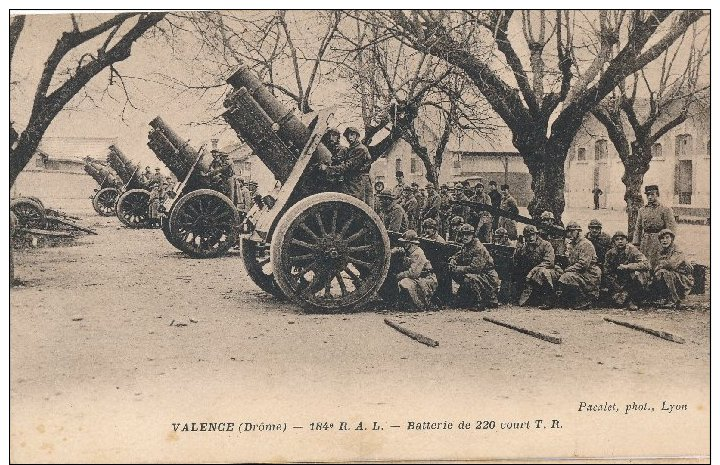 26:  Soldats Et Batterie De 220 Court Du 184° Régiment D´artillerie à Valence - Ausrüstung