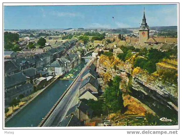 Couvin Vue Sur La Ville Et La Falaise - Couvin