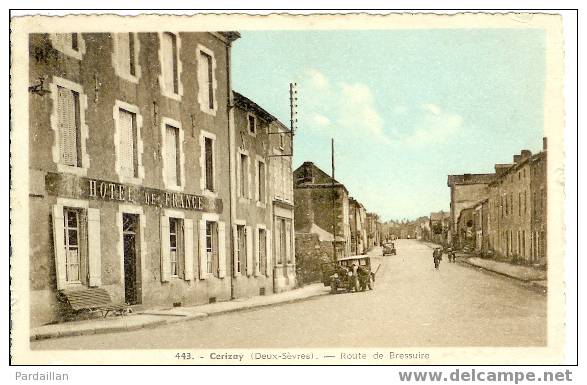 79. CERIZAY. ROUTE DE BRESSUIRE. HÔTEL DE FRANCE. GROS PLAN. AUTOS. VELOS. - Cerizay