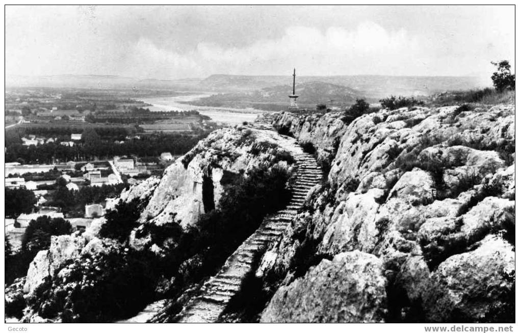 La Montée De La Colline St Jacques - Cavaillon