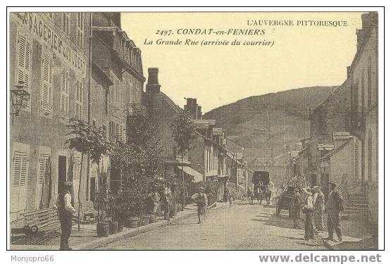 Reproduction CPA De Condat En Feniers, La Grande Rue, Arrivée Du Courrier - Condat