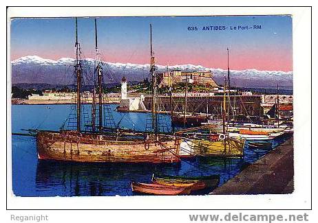 06  ANTIBES   !!!! CPA 454 !! Le Port....TOP - Antibes - Oude Stad