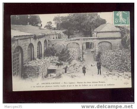 16914 Arcueil Cachan Parc Laplace Ruines Du Vieux Château Romain édit.ELD  N° 45 Belle Carte Gardien Avec Fusil - Arcueil