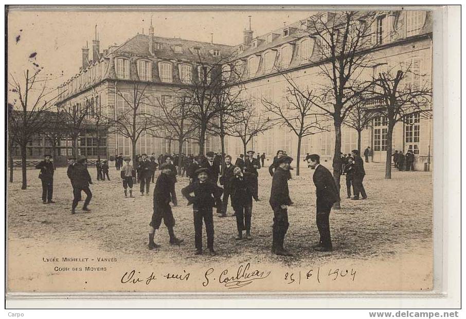 VANVES.-lycée Michelet - Cour Des Moyens - Vanves