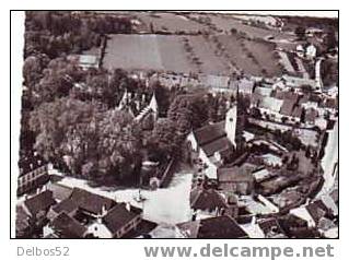 Arc-en-Barois ( Hte-Marne ) - 136-54 A - Vue Aerienne Sur La Place Et Eglise - Arc En Barrois