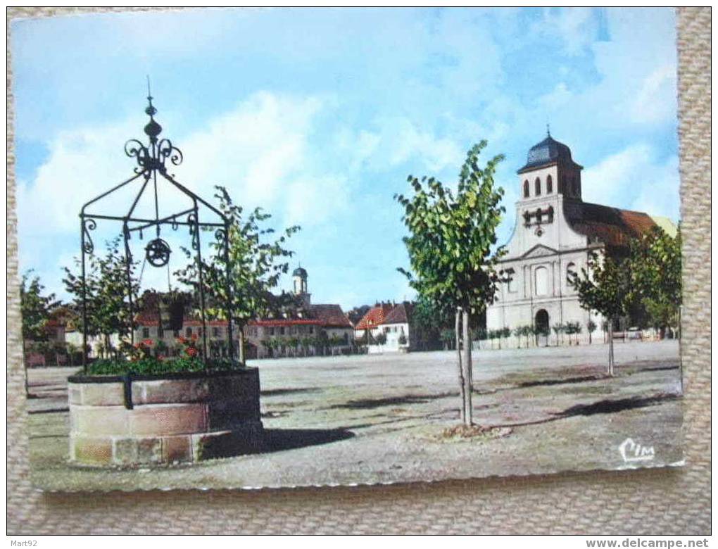 68 NEUF BRISACH PLACE D ARMES EGLISE CATHOLIQUE VIEUX PUITS - Neuf Brisach